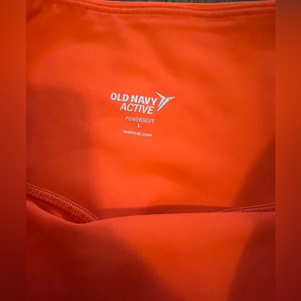Womens old navy orange Nike shorts with pockets - Picture 2 of 2